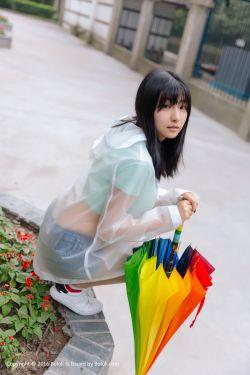 美女拉屎poopingshitting